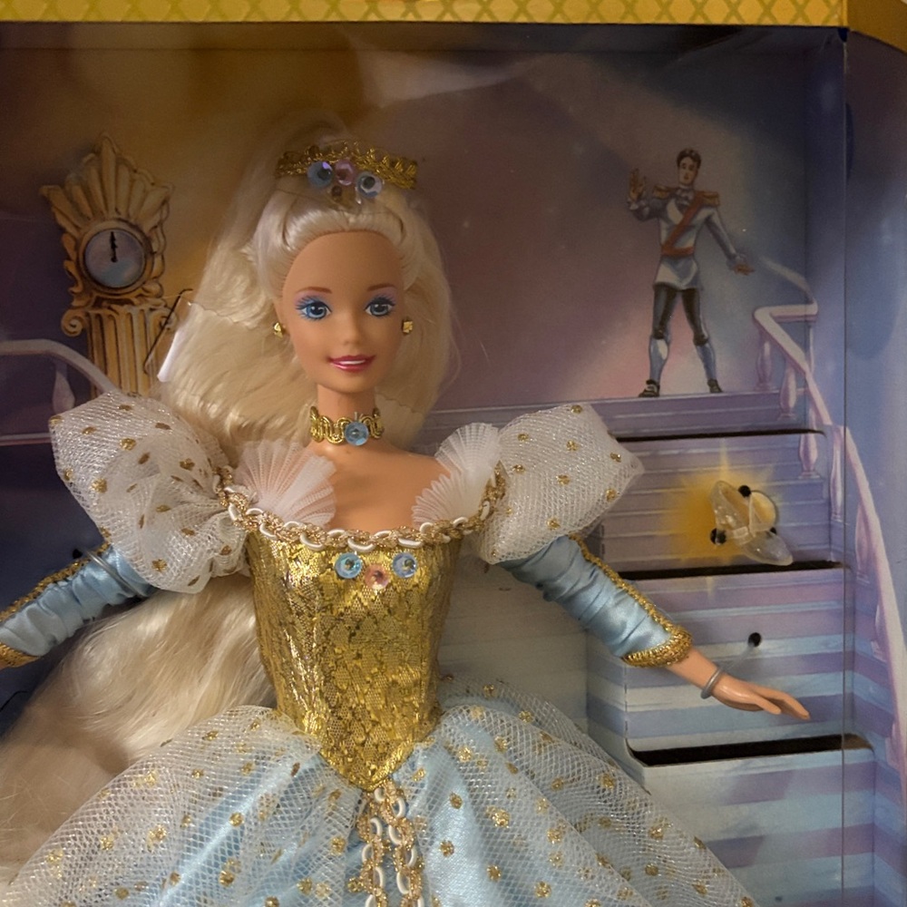 Barbie as Cinderella 1996 - Picture 2 of 11